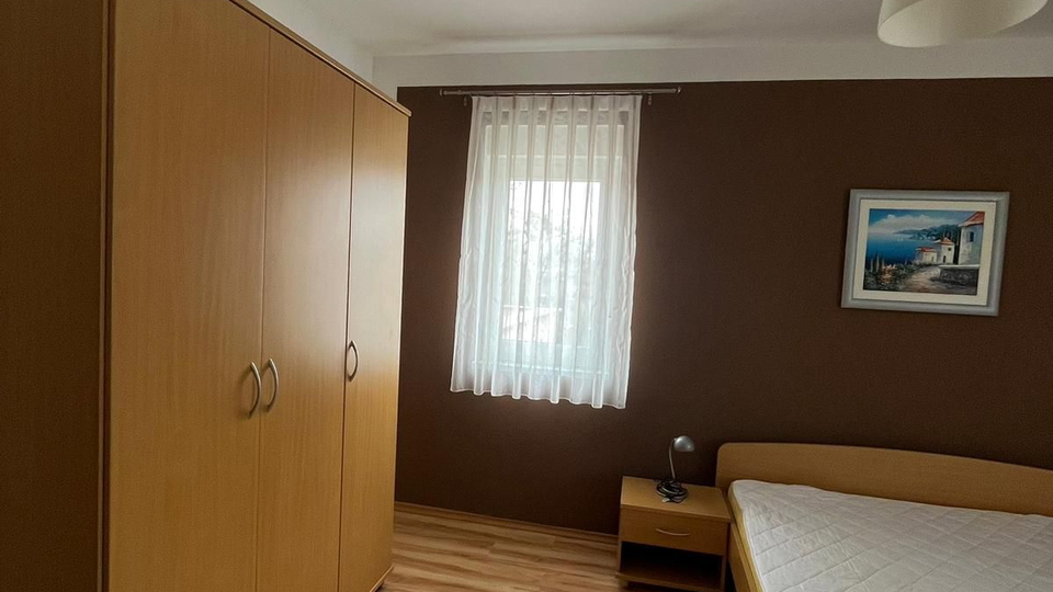 APARTMANSKA KU&Cacute;A 800 METARA OD MORA&comma; FUNTANA