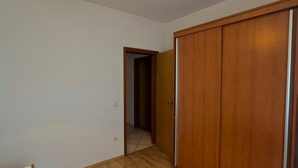 APARTMANSKA KU&Cacute;A 800 METARA OD MORA&comma; FUNTANA