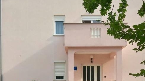 APARTMANSKA KU&Cacute;A 800 METARA OD MORA&comma; FUNTANA