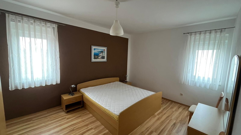 APARTMANSKA KU&Cacute;A 800 METARA OD MORA&comma; FUNTANA