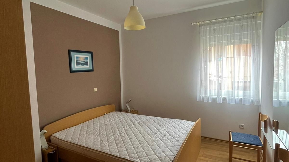 APARTMANSKA KU&Cacute;A 800 METARA OD MORA&comma; FUNTANA