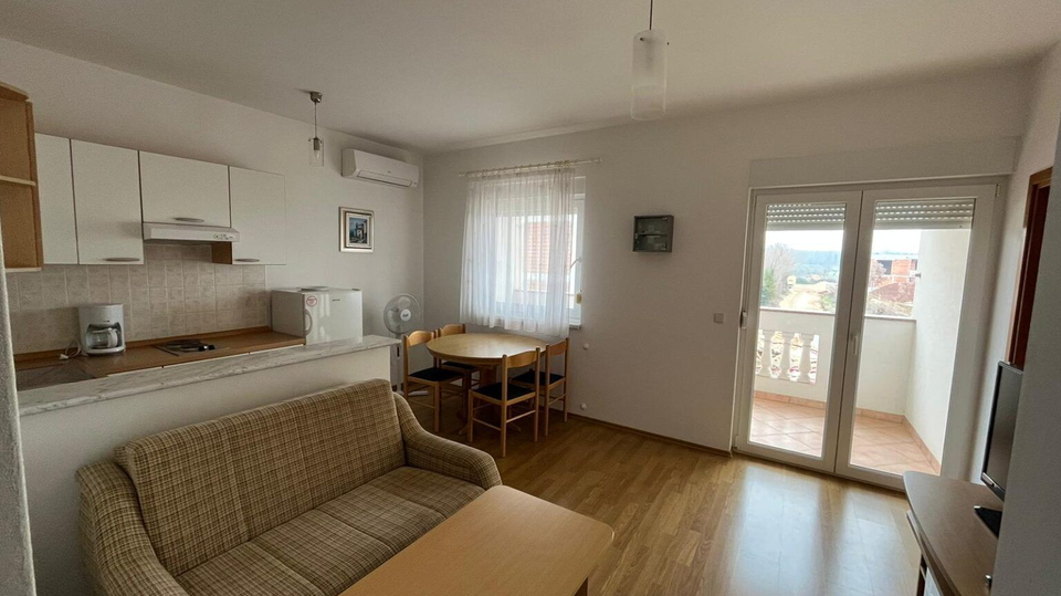 APARTMANSKA KU&Cacute;A 800 METARA OD MORA&comma; FUNTANA