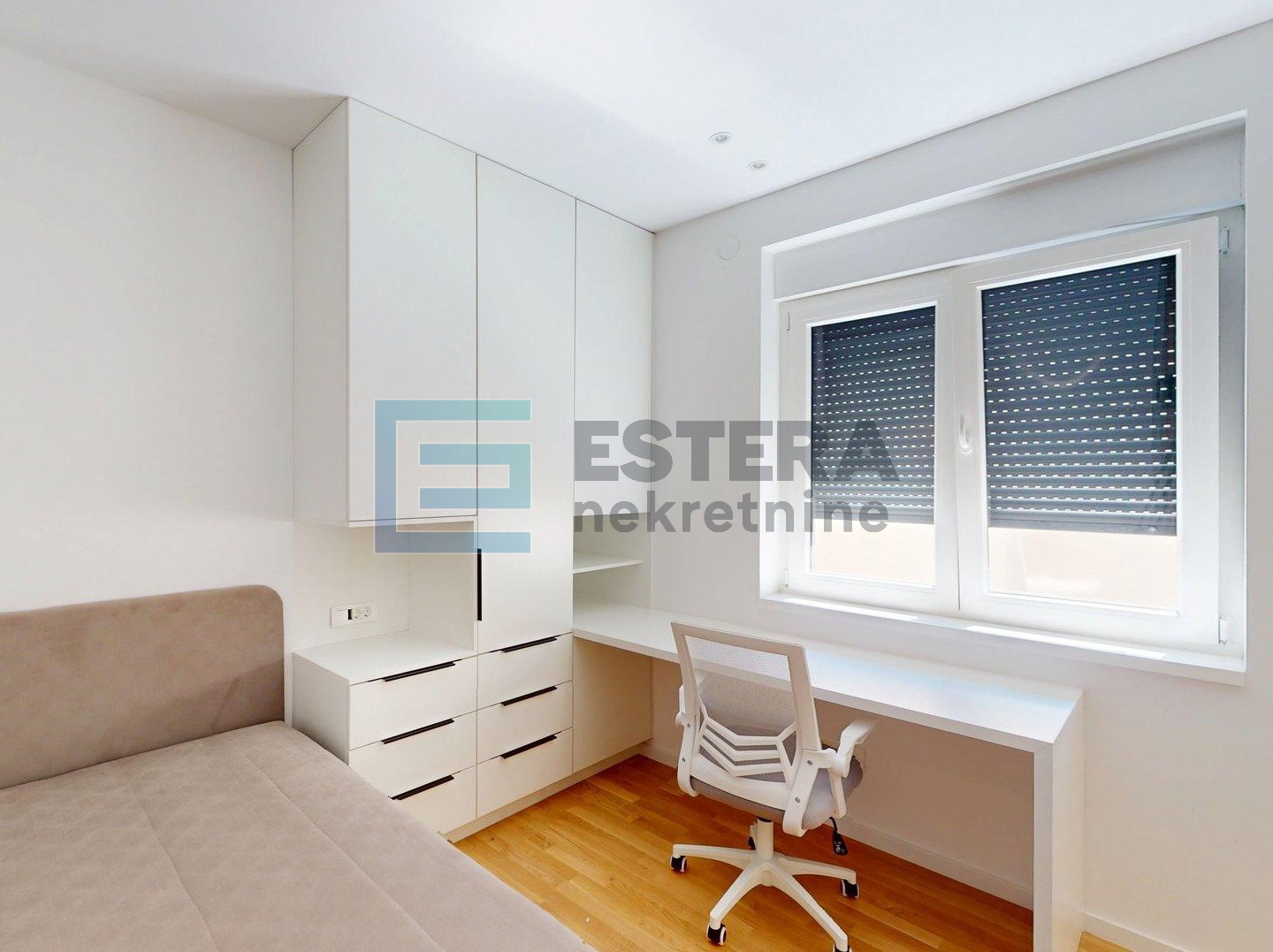 PRODAJA stan 90 m2, 3s, Srebrnjak, terasa