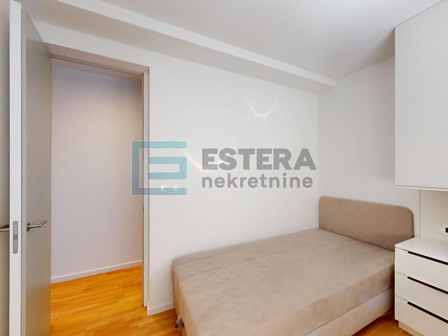 PRODAJA stan 90 m2, 3s, Srebrnjak, terasa