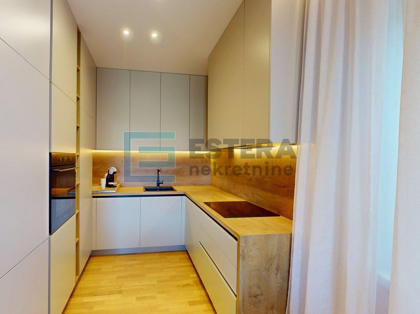 PRODAJA stan 90 m2, 3s, Srebrnjak, terasa