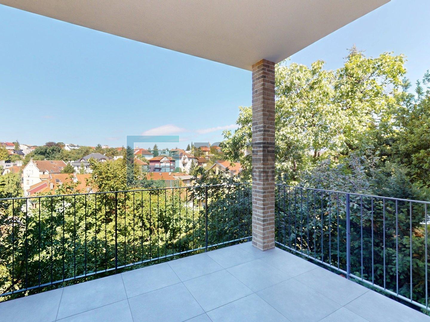 PRODAJA stan 90 m2, 3s, Srebrnjak, terasa