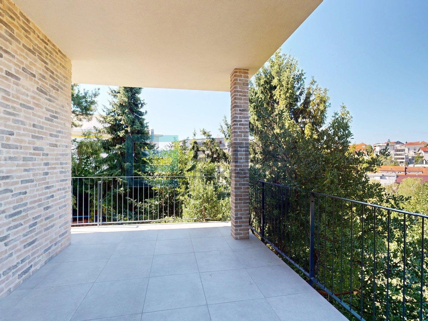 PRODAJA stan 90 m2, 3s, Srebrnjak, terasa