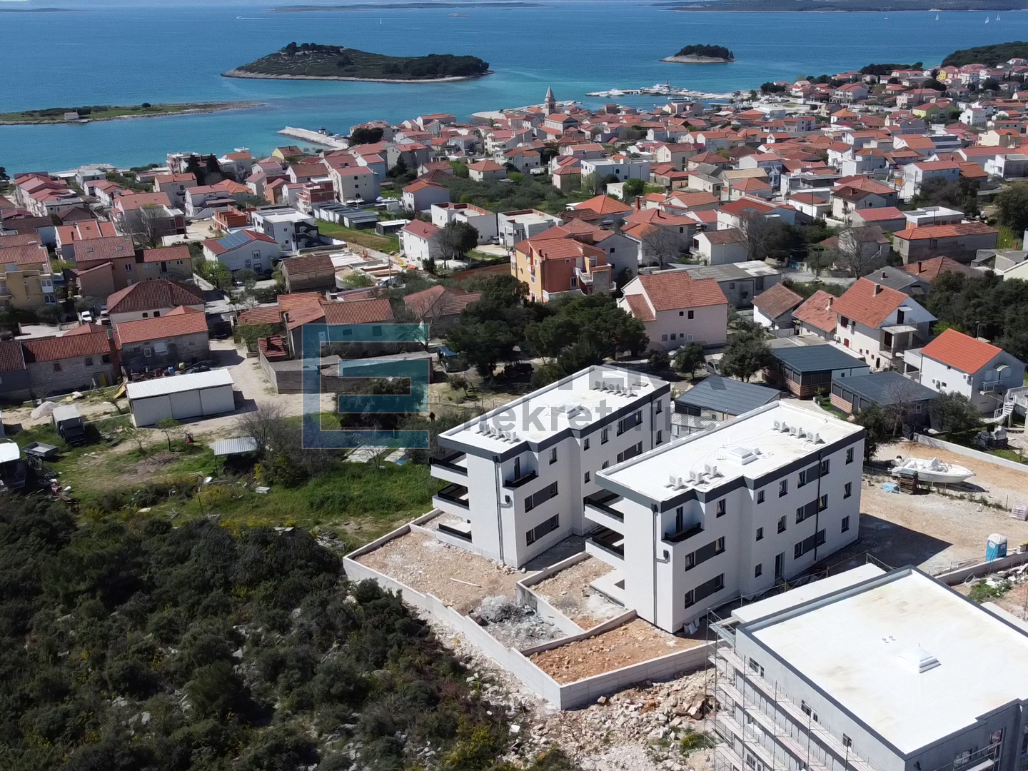 Stan PRODAJA novogradnja, Pakoštane, 82 m2, 4s, priz, parking, vrt