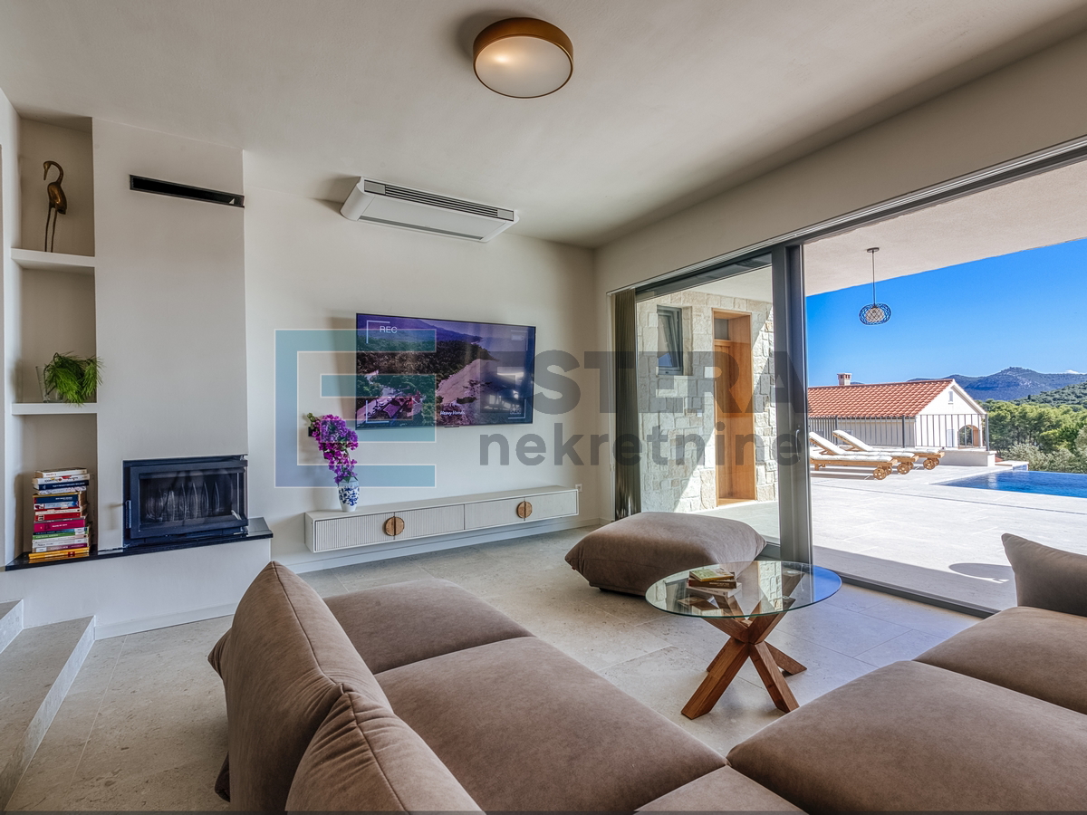 Vila s bazenom i pogledom na more PRODAJA, otok Iž, 100 m od mora