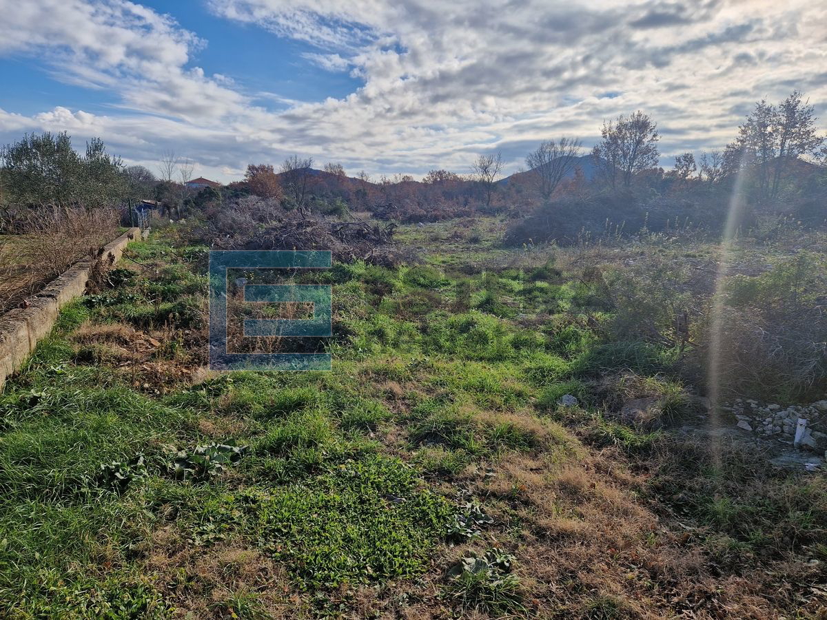 Građevinsko zemljište 773 m2 - Polača