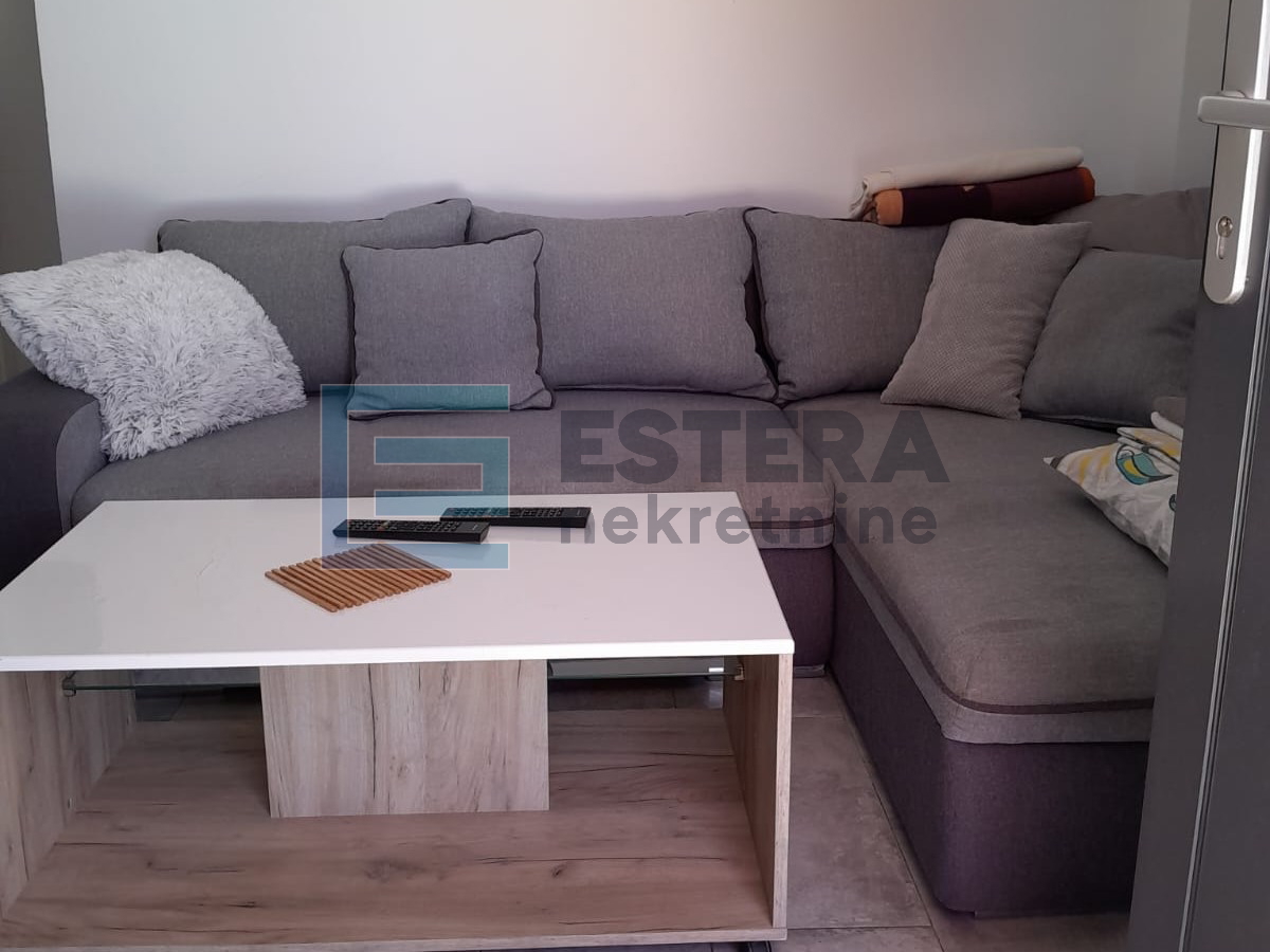 Kuća 244 m2 PRODAJA Biograd na Moru, 8 apartmana, bazen