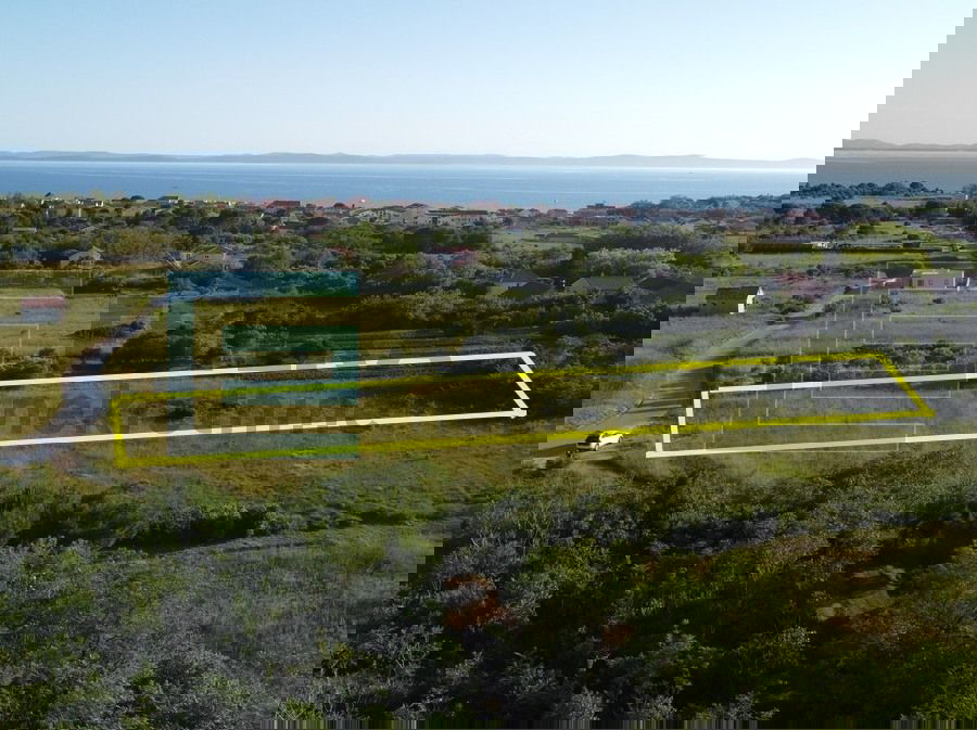 PRODAJA građevinsko zemljište 2082 m2 Privlaka, 700 m od mora
