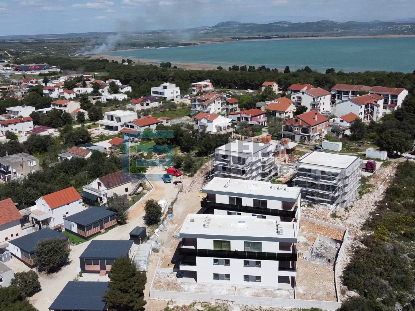 Stan PRODAJA novogradnja, Pakoštane, 82 m2, 4s, priz, parking, vrt