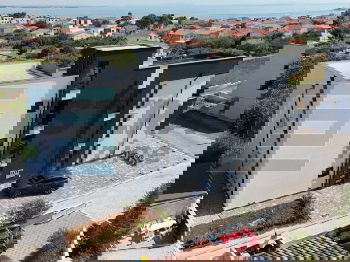 Vir PRODAJA apartman sa okućnicom, 100 m2, 3s, 2 parkinga