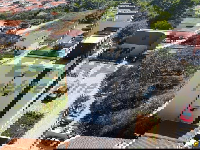 Vir PRODAJA apartman sa okućnicom, 100 m2, 3s, 2 parkinga