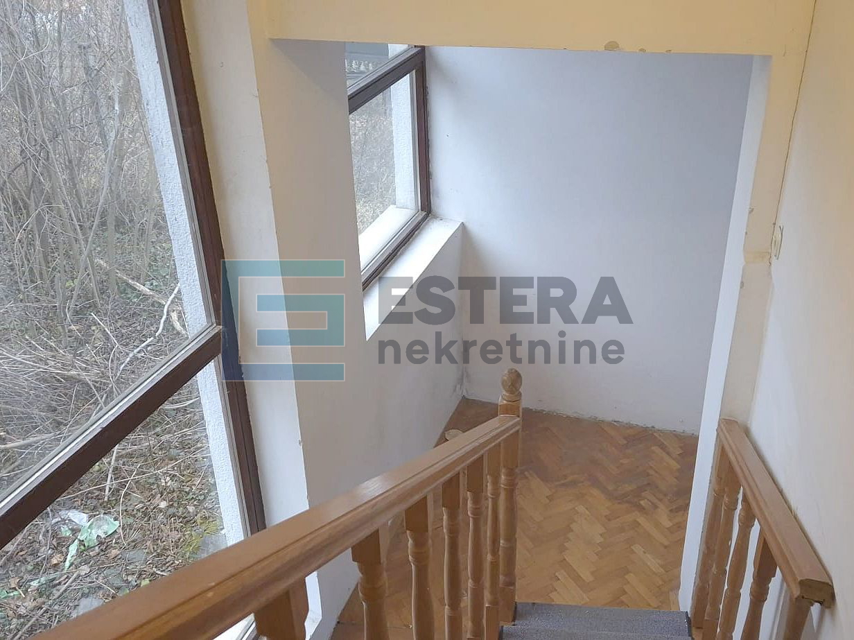 Kuća PRODAJA Manterovčak 306 m2, 9s