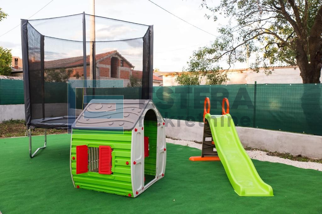 PRODAJA kuća za odmor 160 m2, Perušić