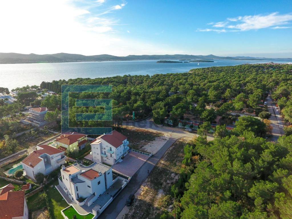 Luksuzna villa 200 metara od mora Biograd prodaja