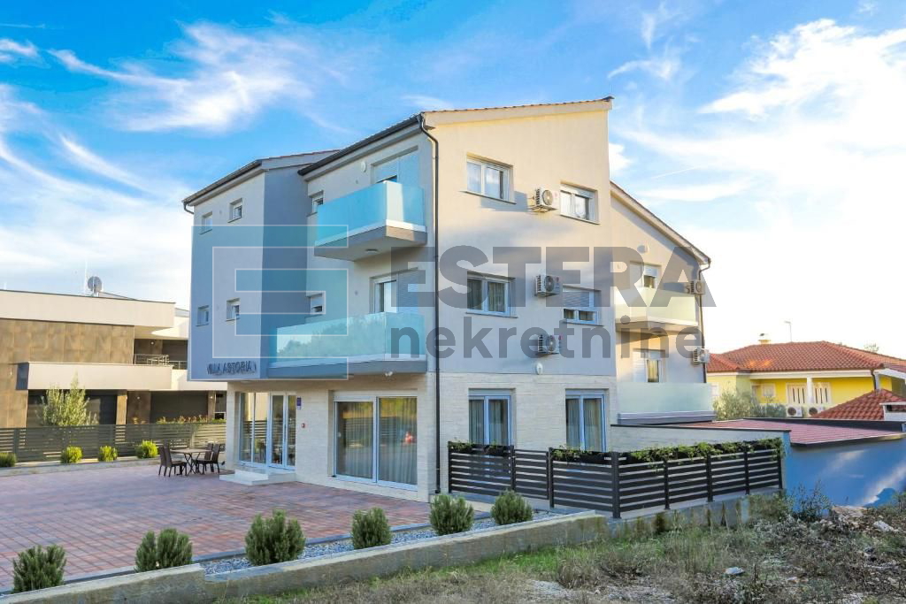 Luksuzna villa 200 metara od mora Biograd prodaja