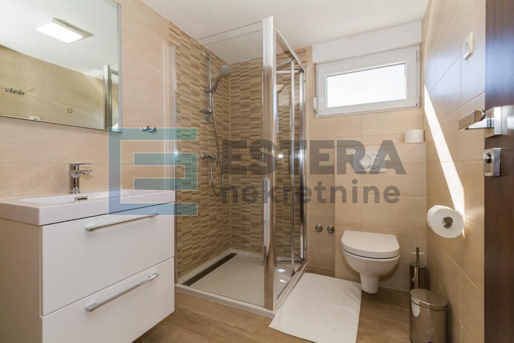 Luksuzna villa 200 metara od mora Biograd prodaja