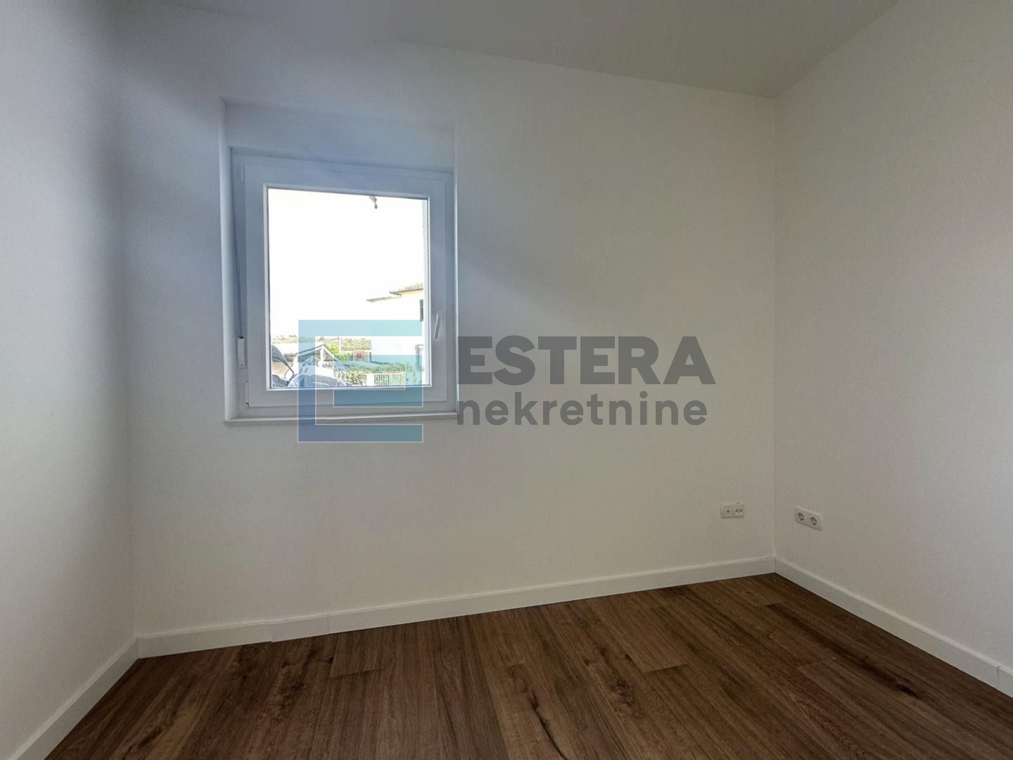 PRODAJA stan 70 m2, Sukošan, 4s, prizemlje, vrt, parking