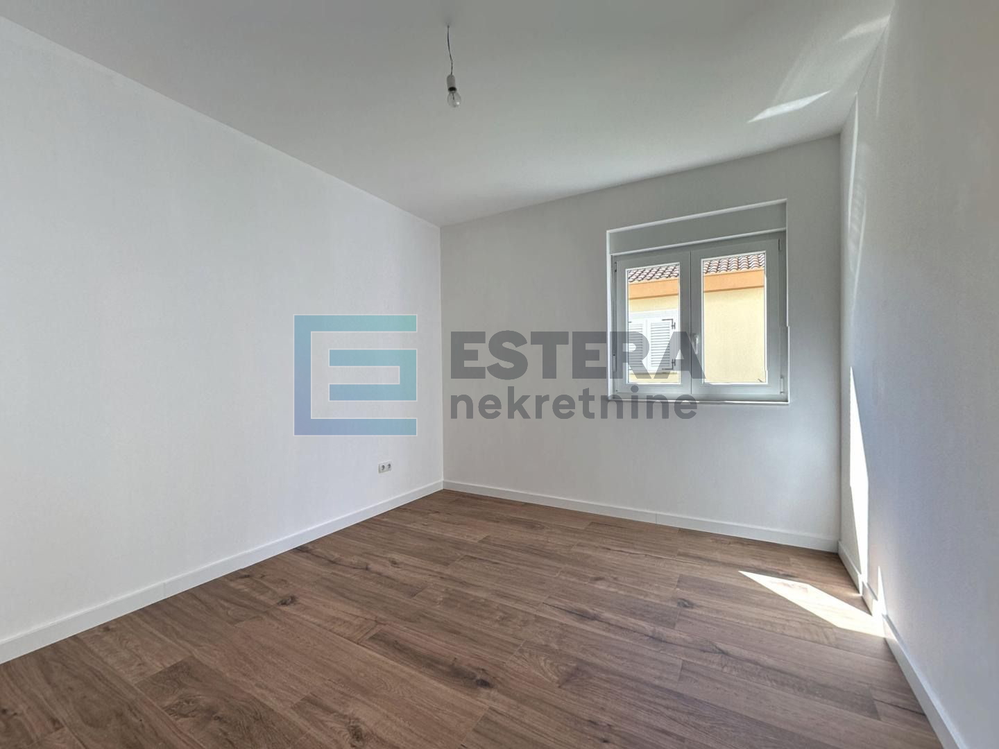 PRODAJA stan 70 m2, Sukošan, 4s, prizemlje, vrt, parking