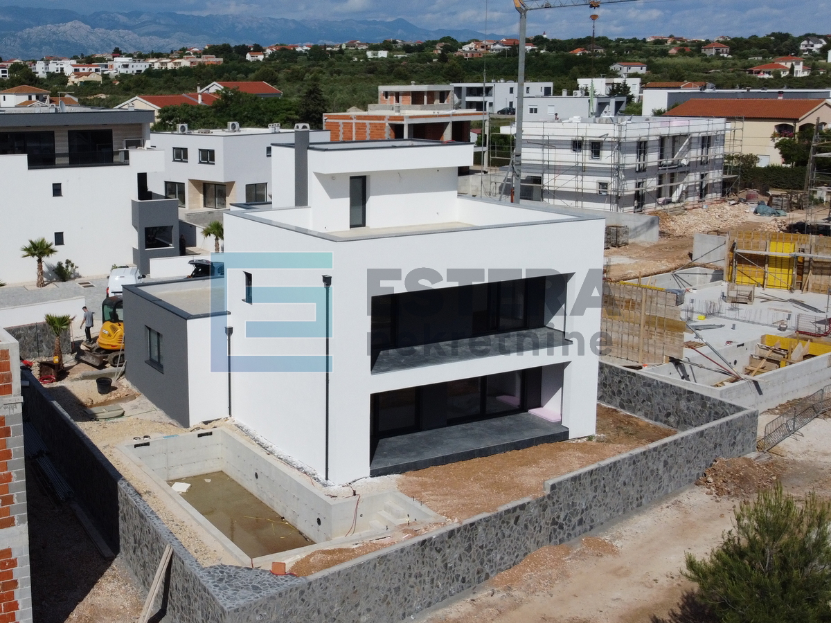 Kuća s bazenom  "B" PRODAJA Vrsi 279,64 m2