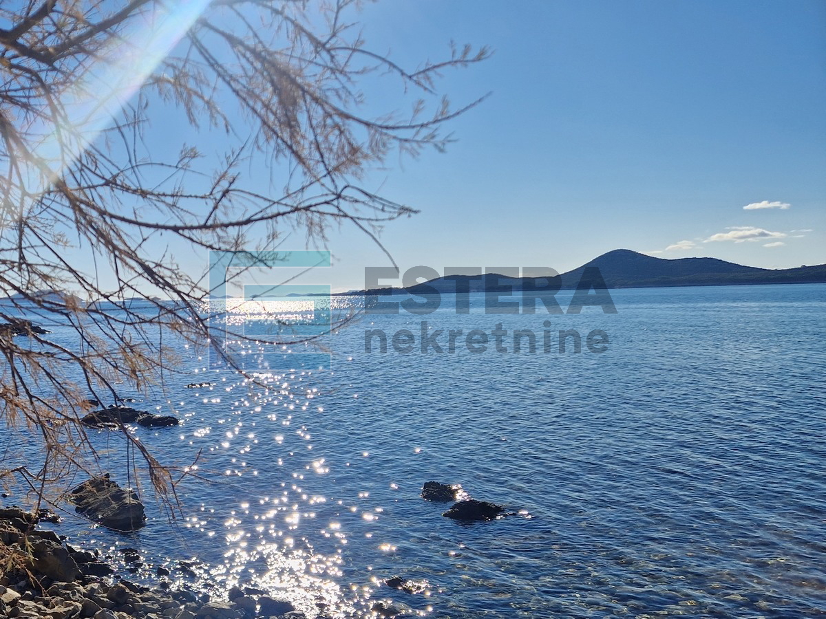 Građevinsko zemljište PRODAJA Biograd na Moru 2600 m2, 80 m od mora, sportsko - rekreativna zona