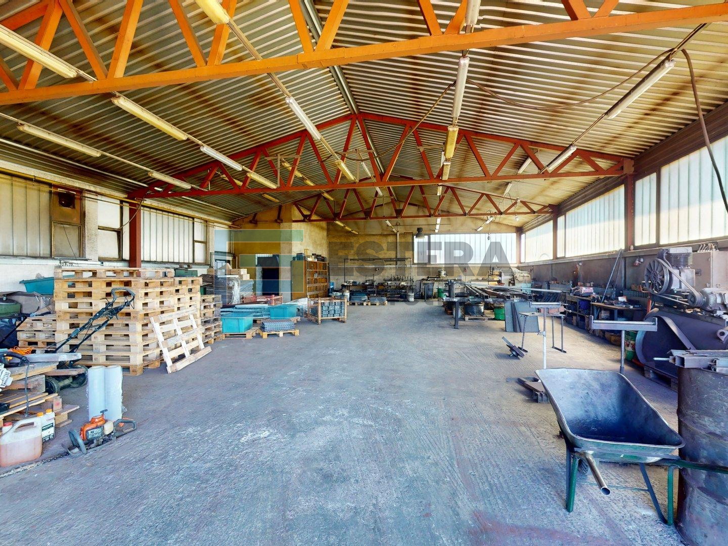 Prodaja stambeno poslovnog kompleksa, dvije kuće i proizvodna hala, Vrbovec