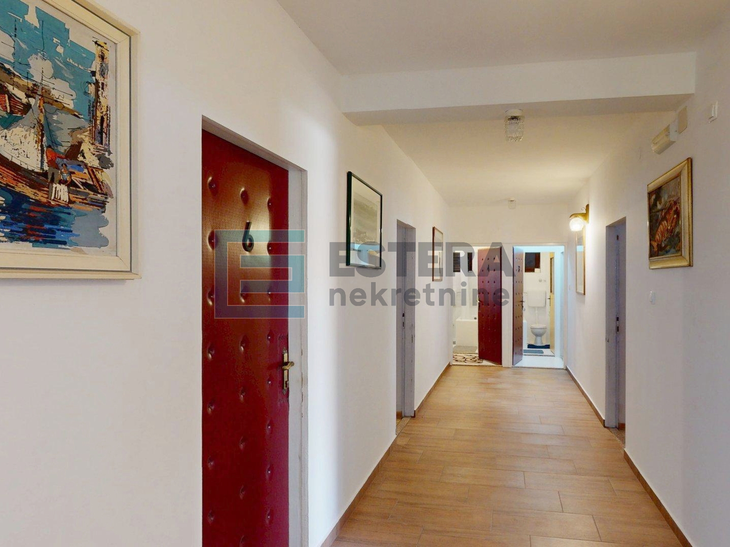 PRODAJA hotel 18 soba, 3*, Pag, pogled na more, 10 m od mora