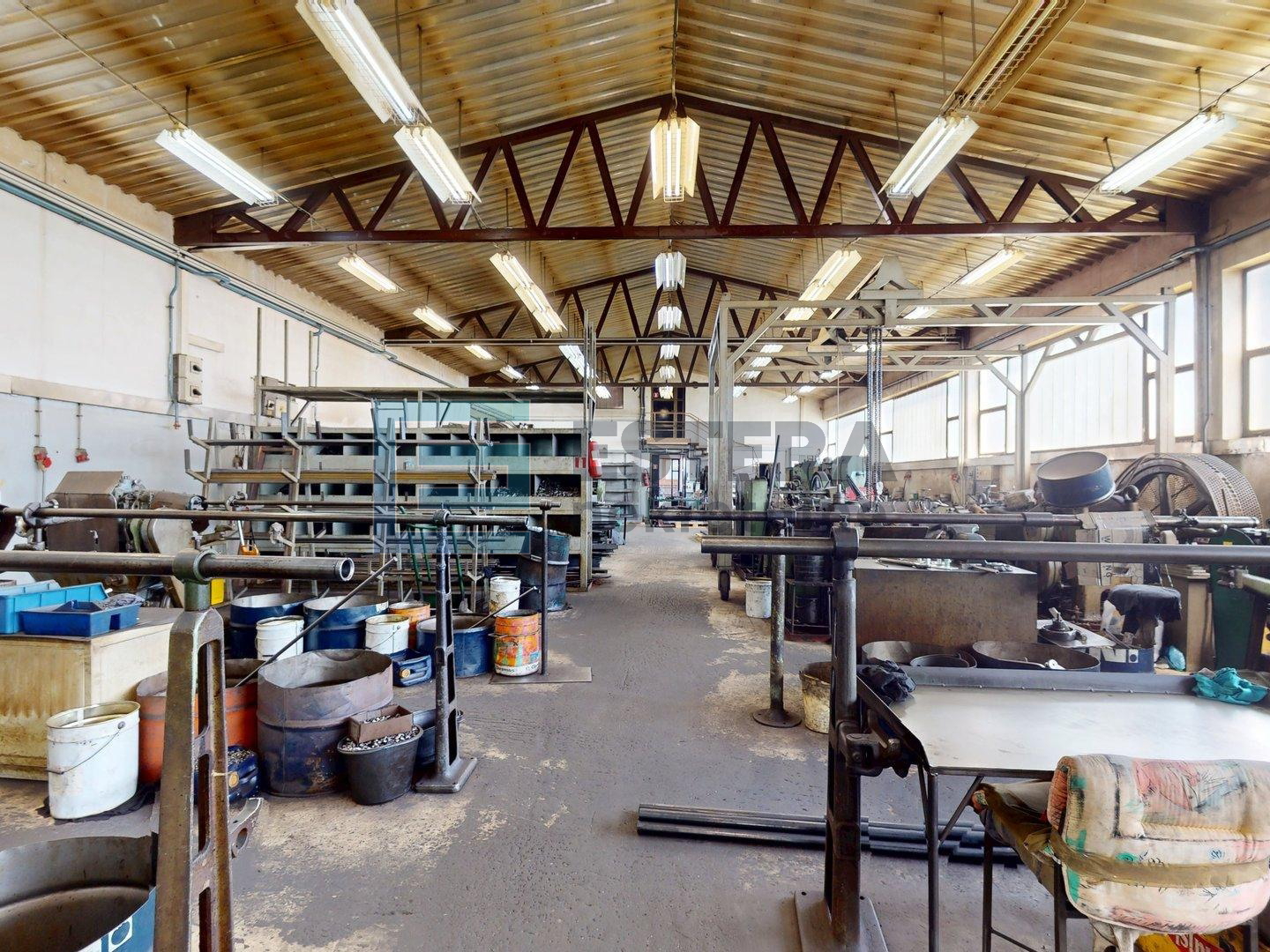 Prodaja stambeno poslovnog kompleksa, dvije kuće i proizvodna hala, Vrbovec