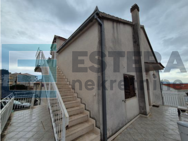 Kuća sa 4 jedinice PRODAJA Čiovo, 444 m2