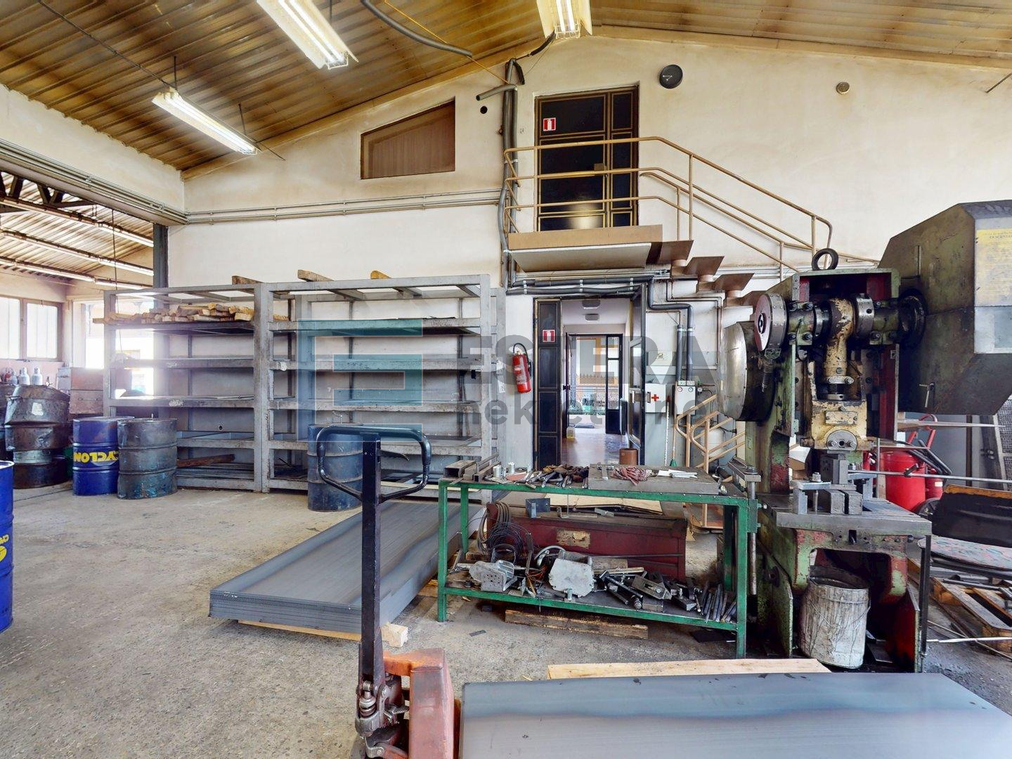 Prodaja stambeno poslovnog kompleksa, dvije kuće i proizvodna hala, Vrbovec