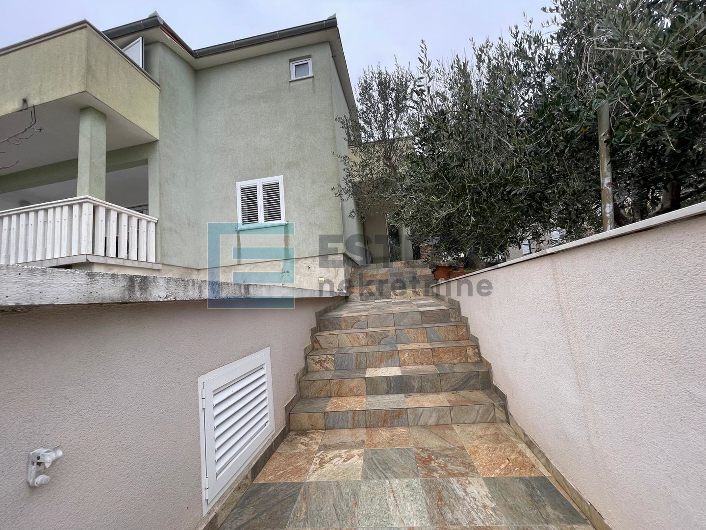 Apartmanska kuća m2 PRODAJA, Pašman, Ždrelac, 60 m od mora, garaža