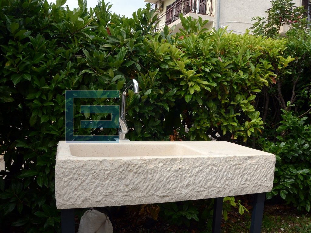 Kuća prodaja Sv. Filip i Jakov 350 m2