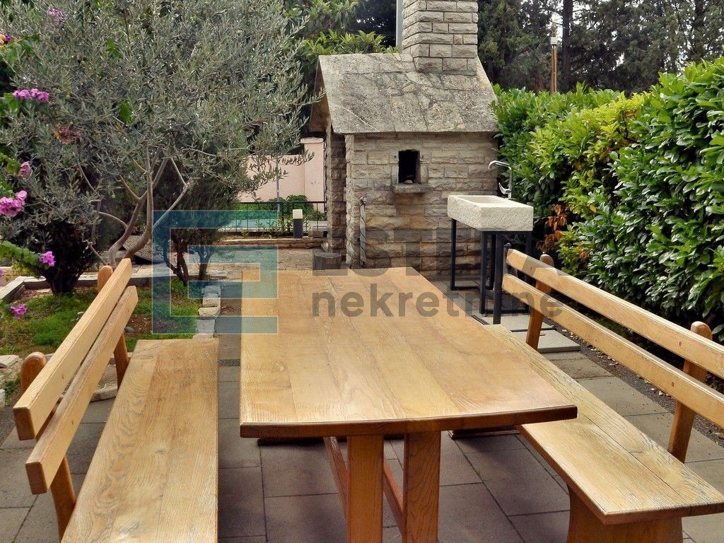 Kuća prodaja Sv. Filip i Jakov 350 m2