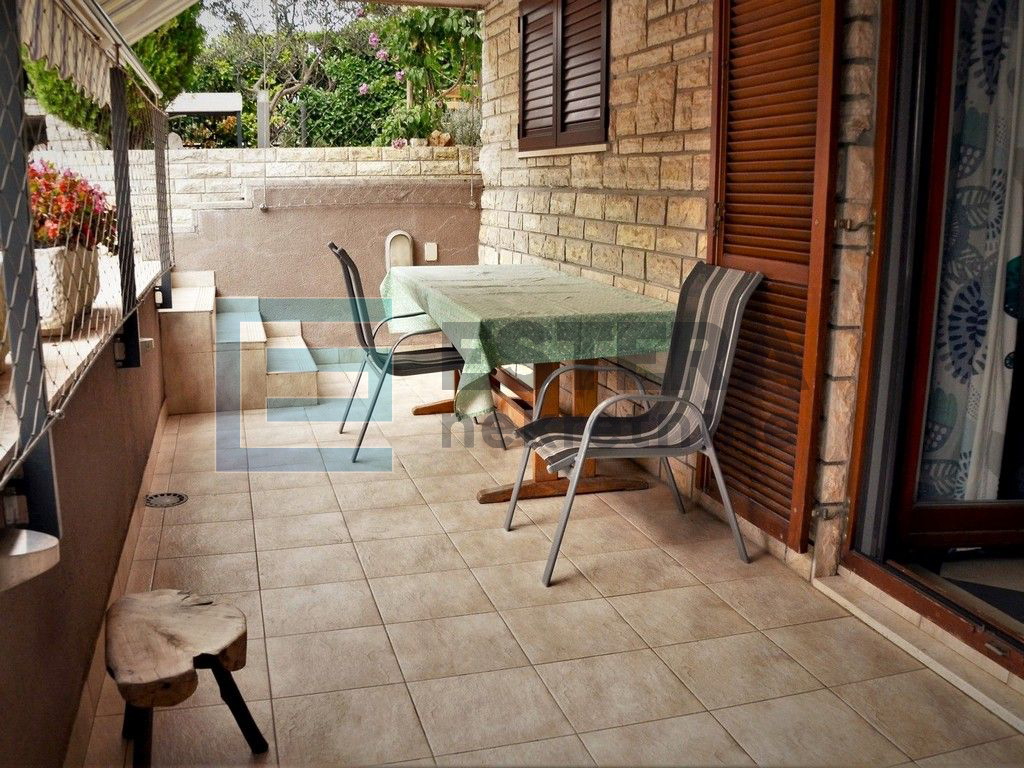 Kuća prodaja Sv. Filip i Jakov 350 m2