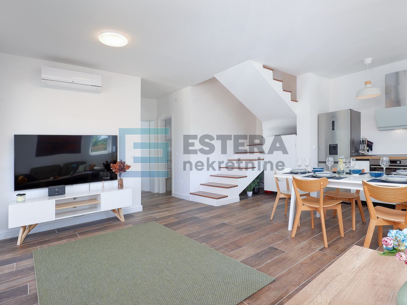 Kuća sa bazenom 130 m2 PRODAJA Pašman, 300 m od mora, 4s