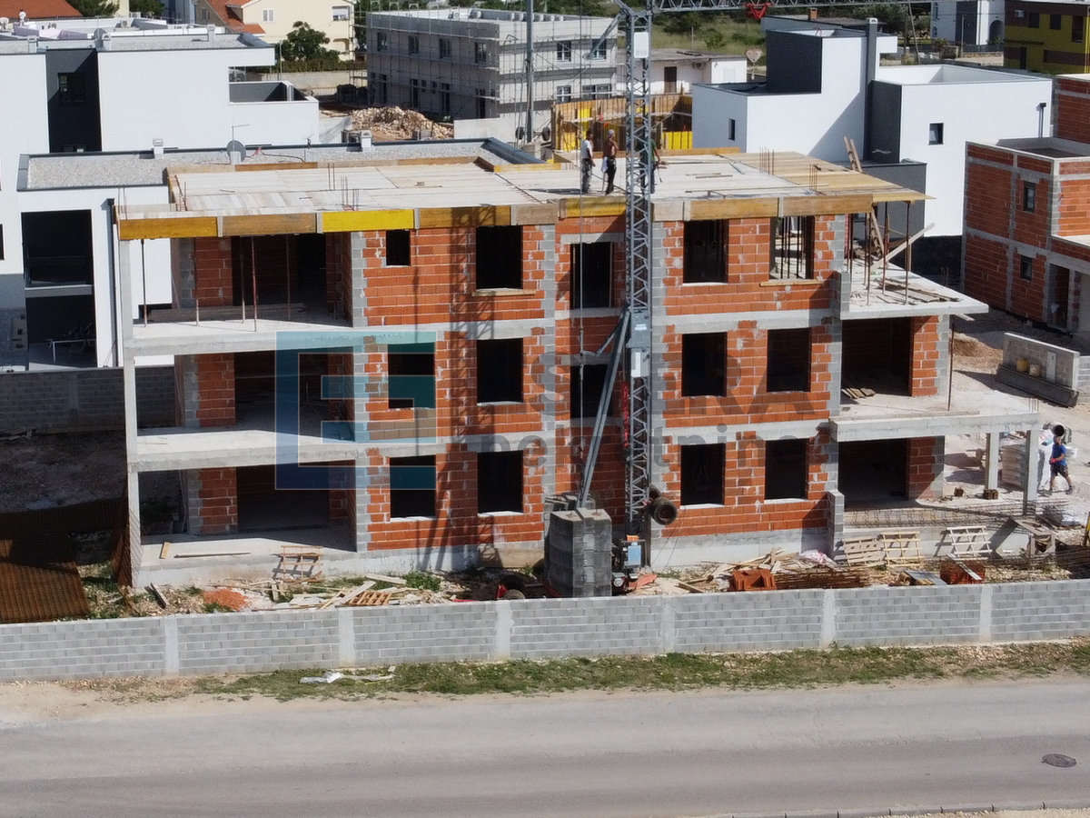 Apartman PRODAJA Vrsi 79 m2, prizemlje