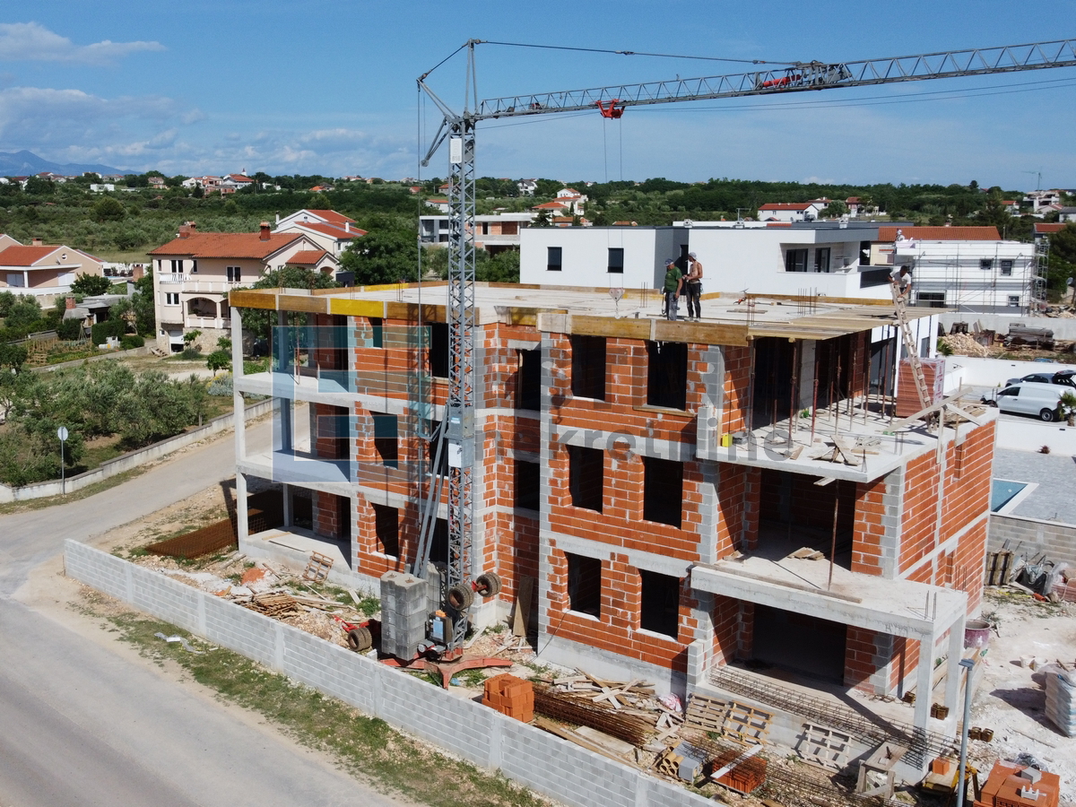 Apartman PRODAJA Vrsi 79 m2, prizemlje