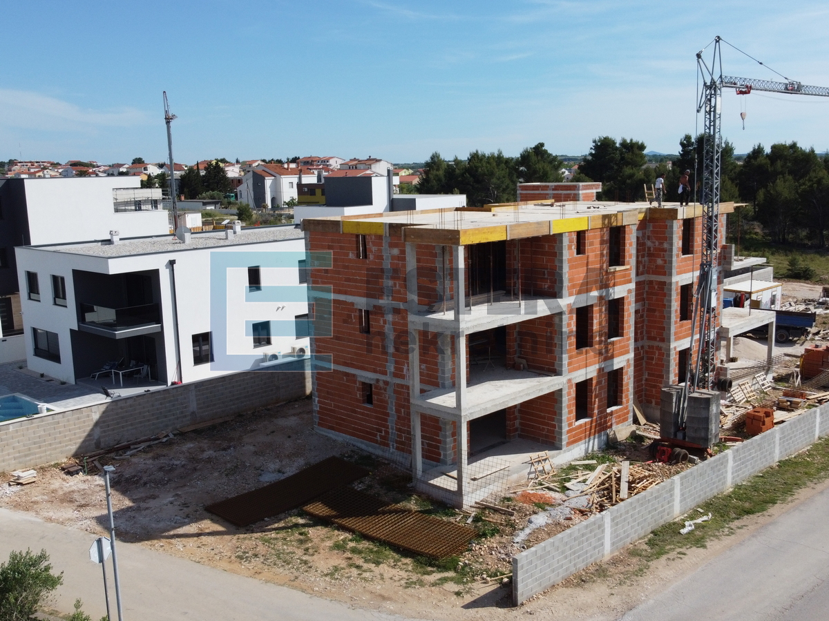 Apartman PRODAJA Vrsi 79 m2, prizemlje