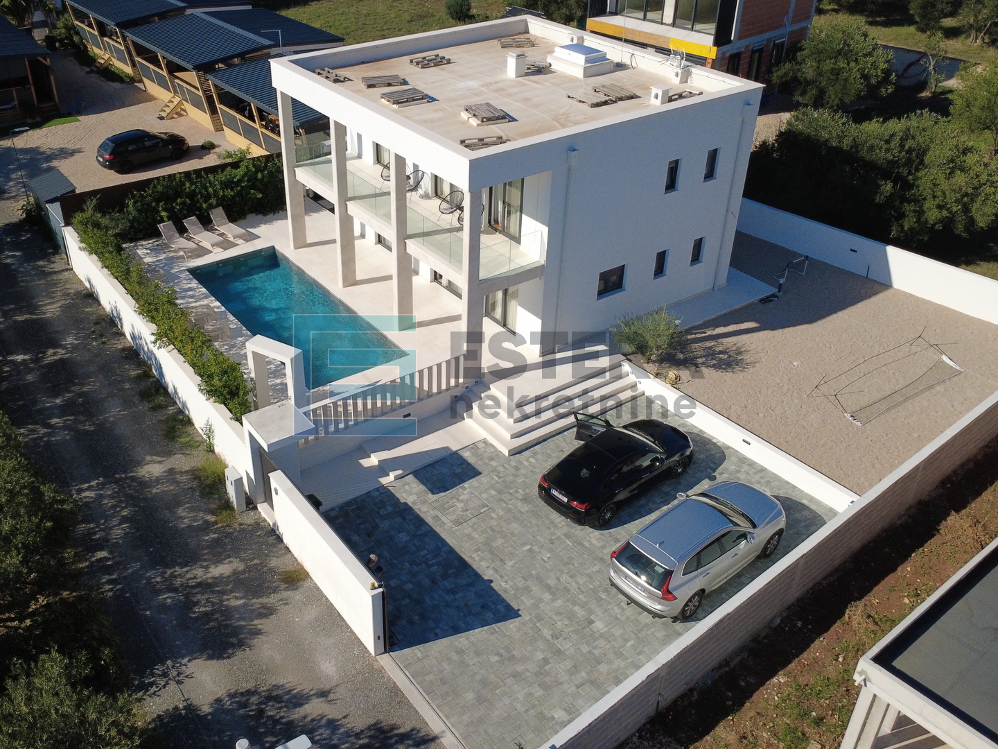 Villa sa bazenom i pogledom na more prodaja