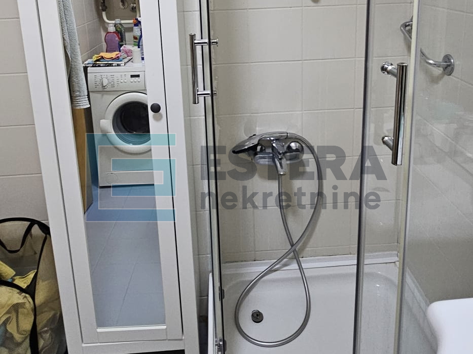 Stan 38 m2 PRODAJA Varaždin, visoko priz, 2s, balkon, spremište, parking