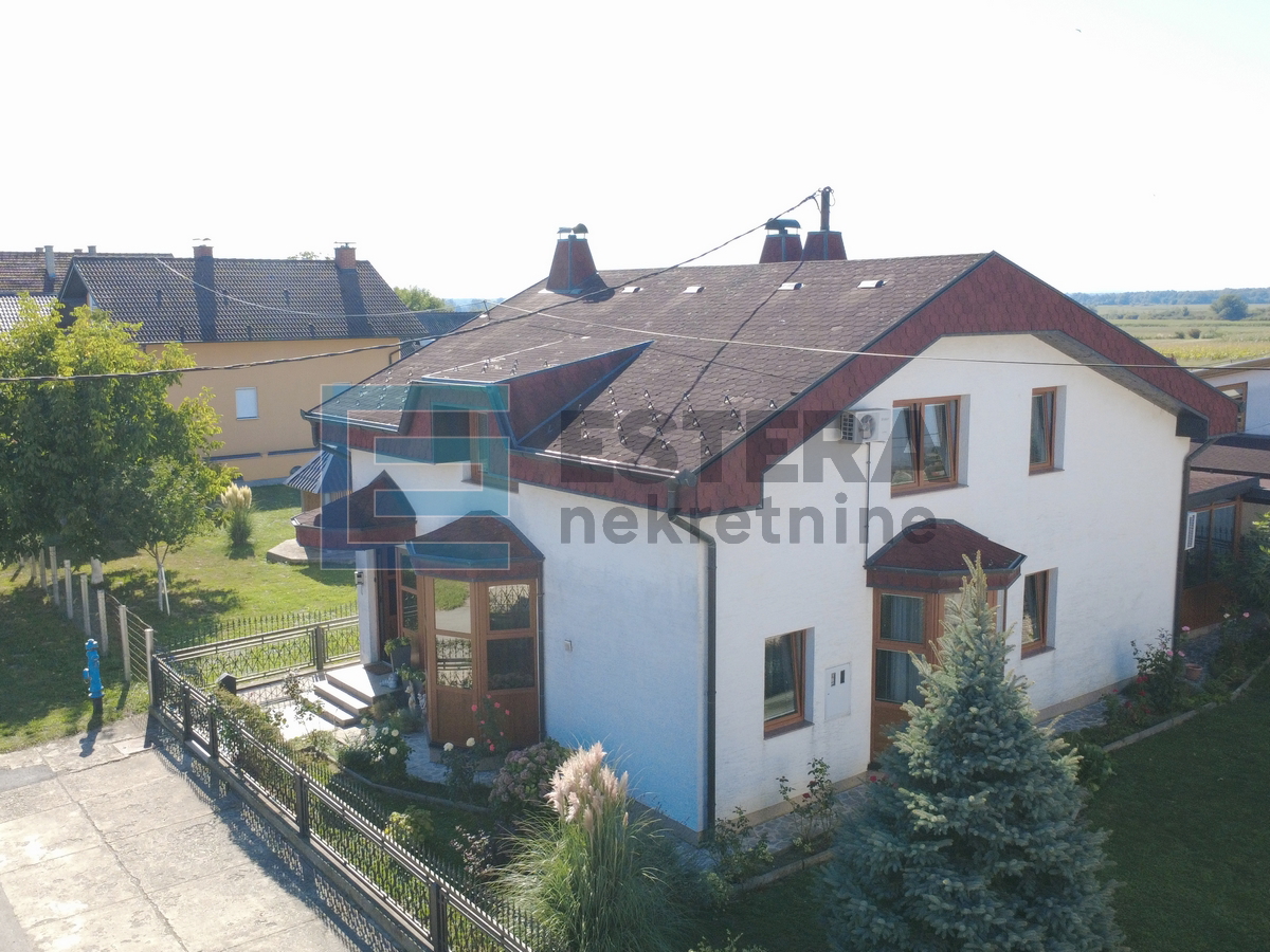 Prodaja stambeno poslovnog kompleksa, dvije kuće i proizvodna hala, Vrbovec