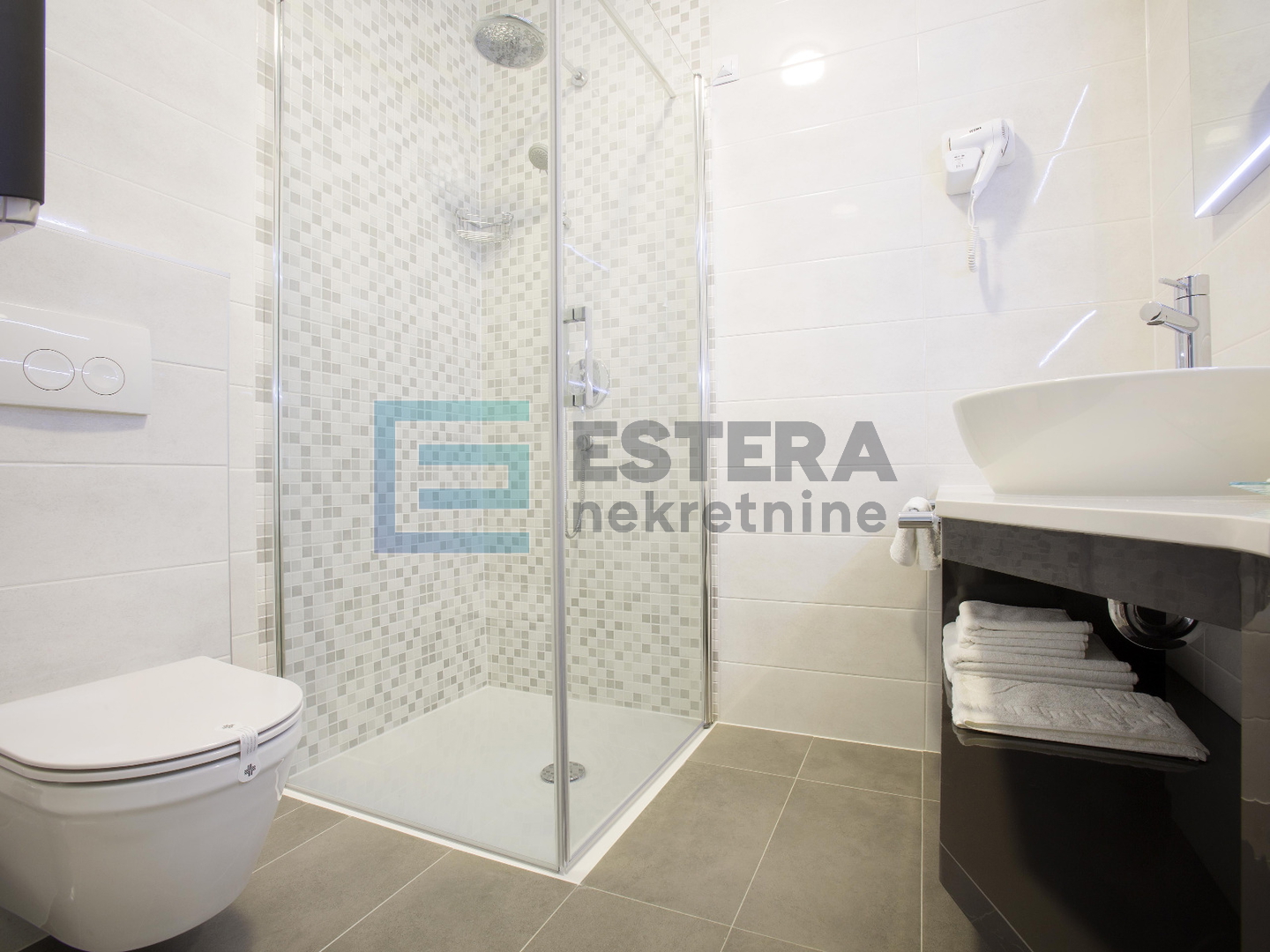 SALE boutique hotel 18 rooms, 4*, Pag, sea view, 150 m from the sea