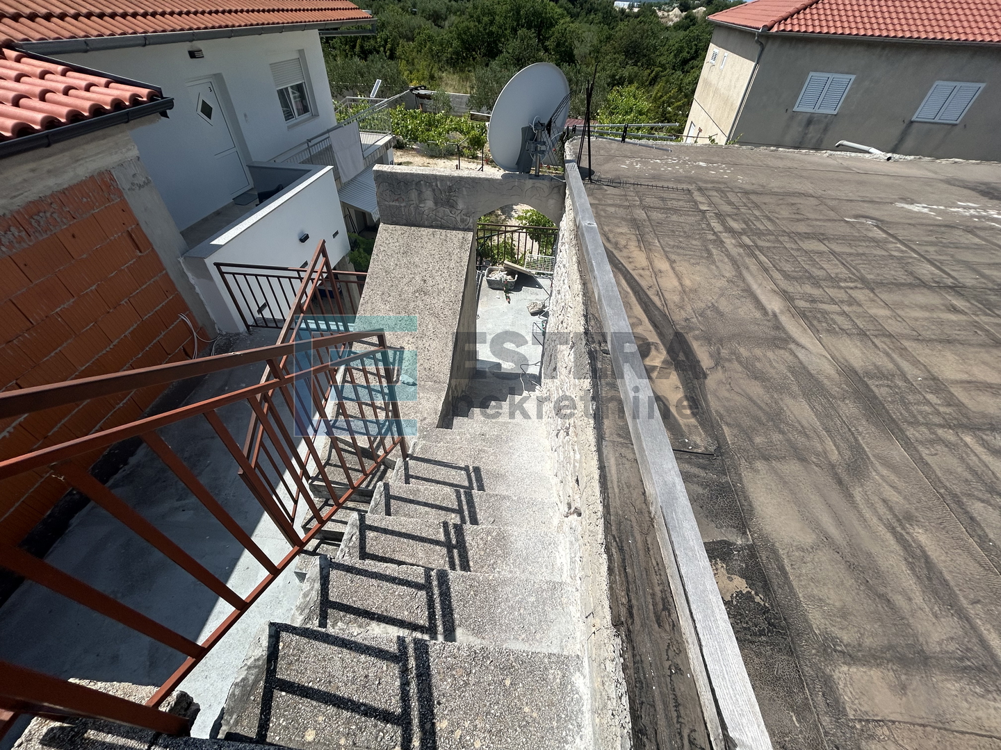 DRAGE PAKOŠTANE KAMENA KUĆA,POGLED NA MORE  PRODAJA