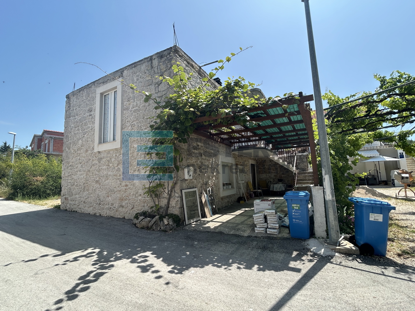 DRAGE PAKOŠTANE KAMENA KUĆA,POGLED NA MORE  PRODAJA