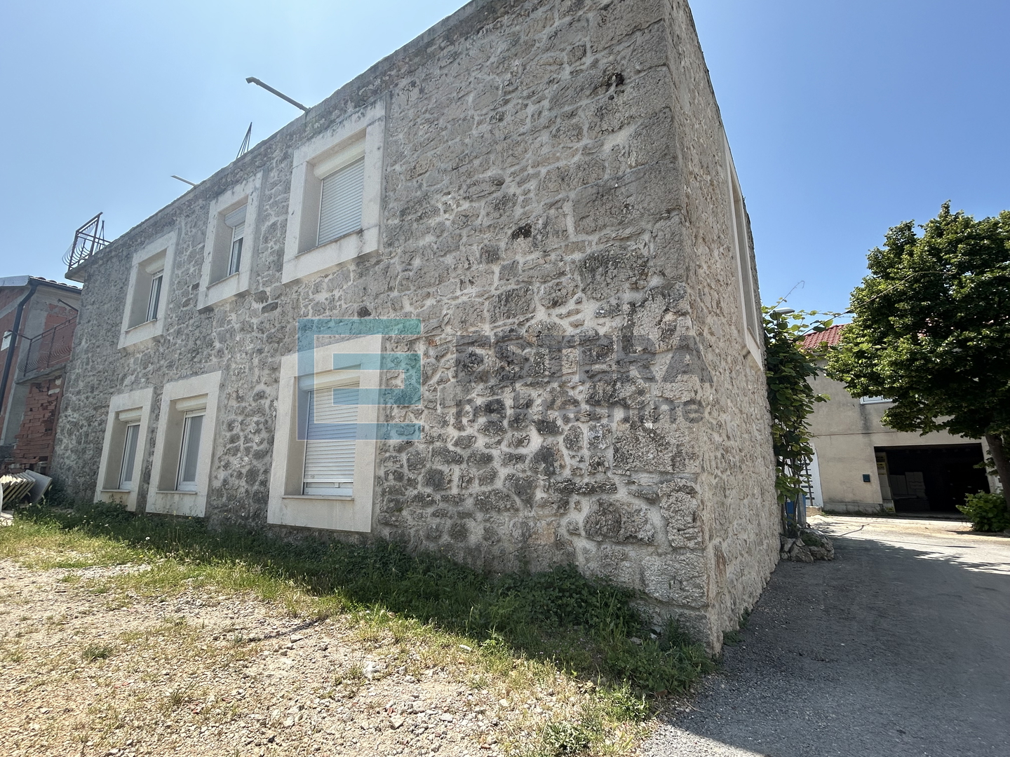 DRAGE PAKOŠTANE KAMENA KUĆA,POGLED NA MORE  PRODAJA