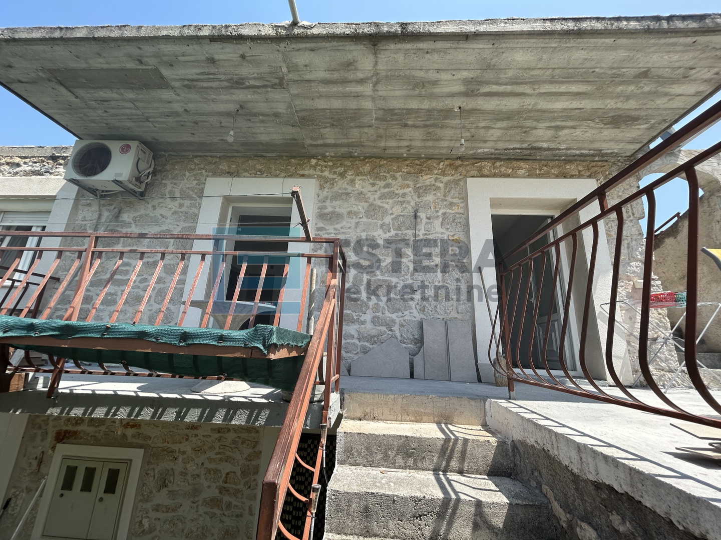 DRAGE PAKOŠTANE KAMENA KUĆA,POGLED NA MORE  PRODAJA