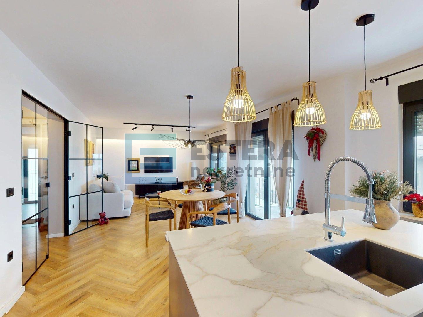 Kuća PRODAJA Vrbovec 367 m2, 4 etaže, 3 stana, garaža, vrt, 3 VPM